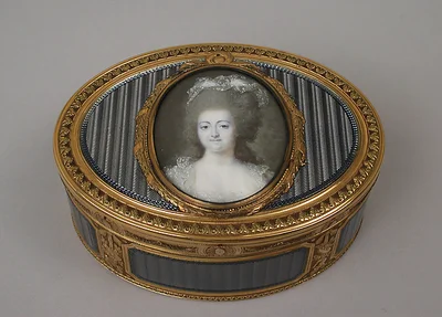 Snuffbox with portrait of a woman by Joseph Etienne Blerzy